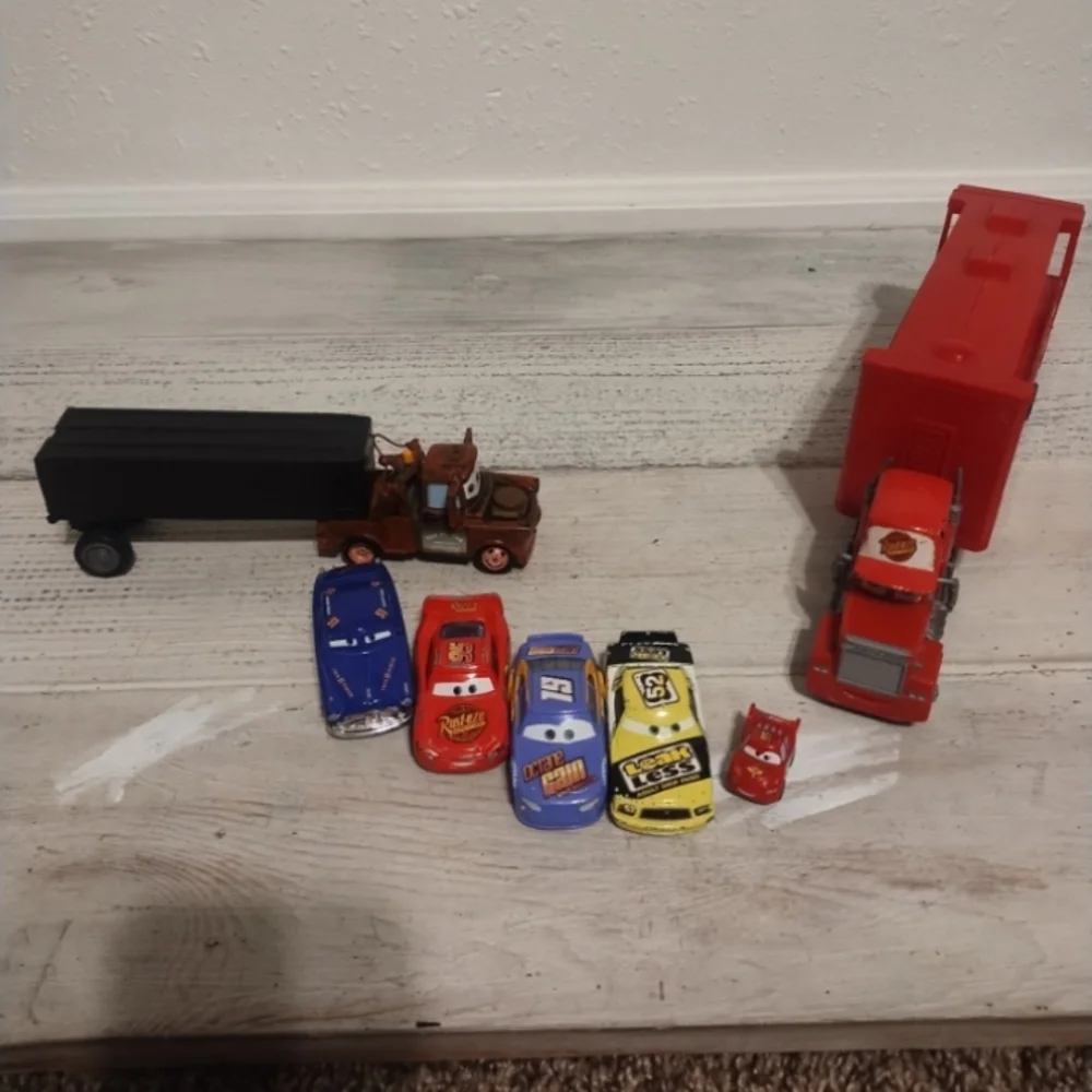 Lot9tow Mater Brown Disney/Pixar Cars 4